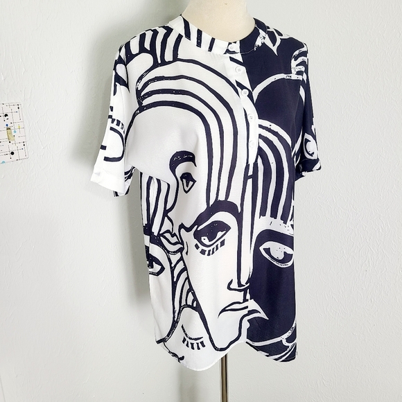 Noracora Black & White Abstract Print Faces Top, Short Sleeve, Size Small, NWT - Picture 2 of 10